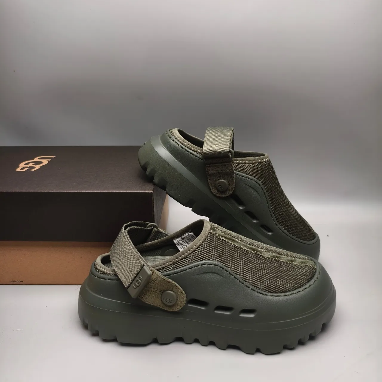 UGG Tasman অলিভ গ্রিন জালি ক্লগ 6