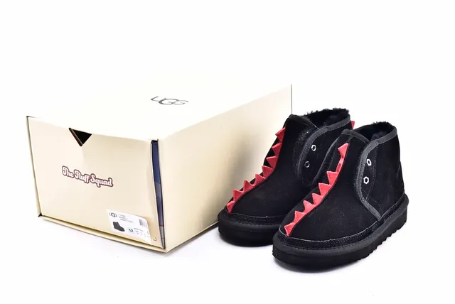 UGG The Fluff Squad Black Red Suede-Like Upper Spiked Collar Trim Snow Boots 16