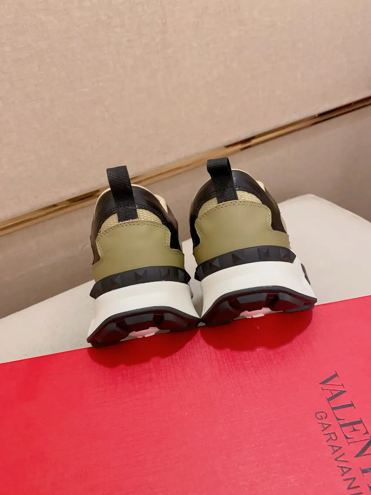 Valentino Beige Sola Preta Painel Malha e Couro Chunky Sneakers 3