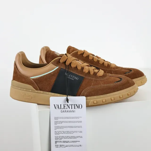 Valentino Sneakers Lifestyle Marron Noir Suède Supérieur Rayure Latérale 3