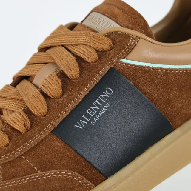 Valentino Sneakers Lifestyle Marron Noir Suède Supérieur Rayure Latérale 6