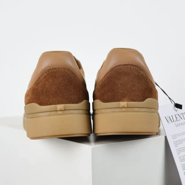 Valentino Sneakers Lifestyle Marron Noir Suède Supérieur Rayure Latérale 8