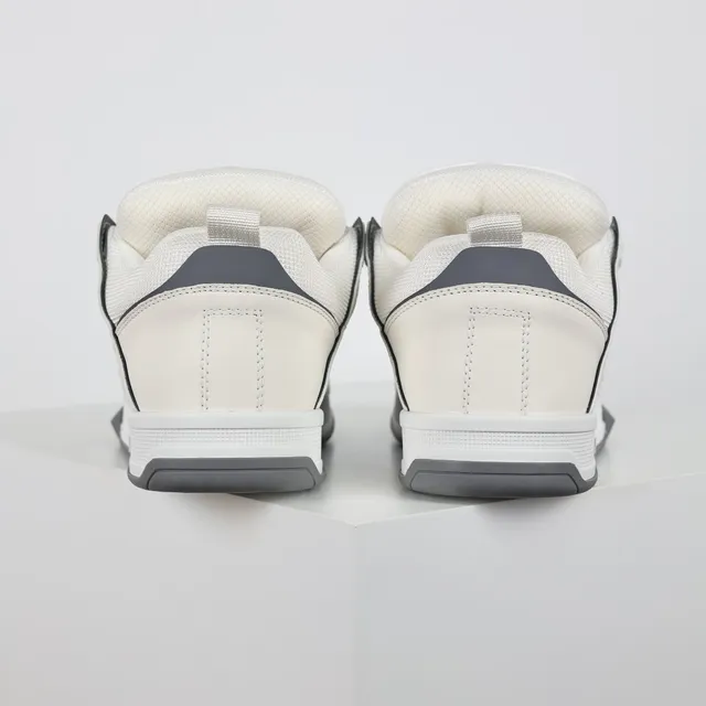 Valentino Garavani One Stud sneakers lifestyle blanc et bleu royal 8