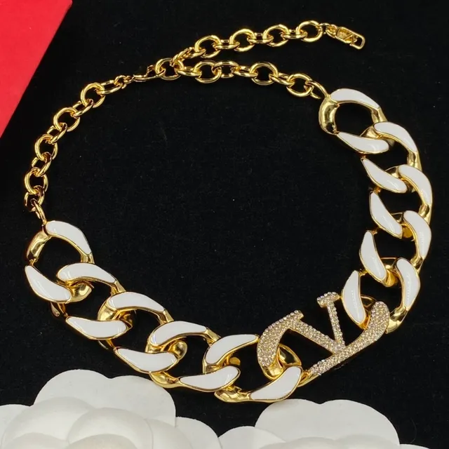 Collier Valentino chaîne curb-link grosse or blanc avec inlay d'émail 4
