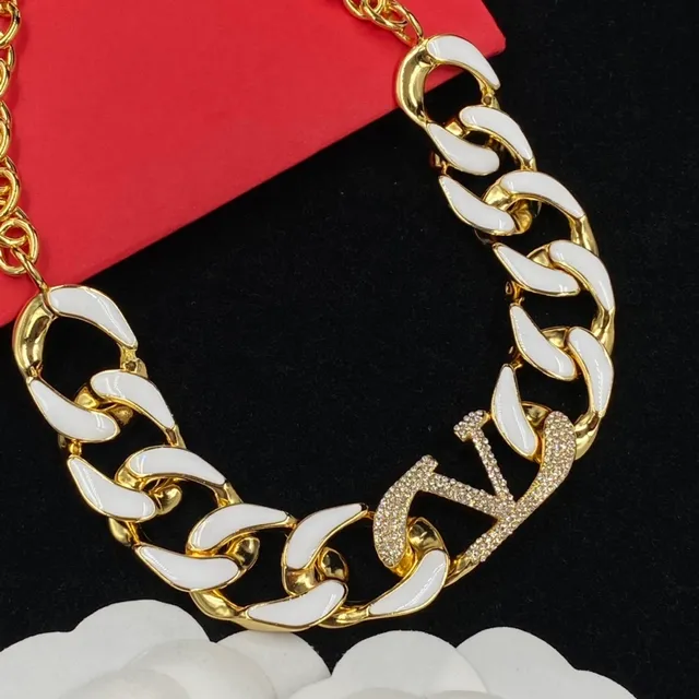 Collier Valentino chaîne curb-link grosse or blanc avec inlay d'émail 5
