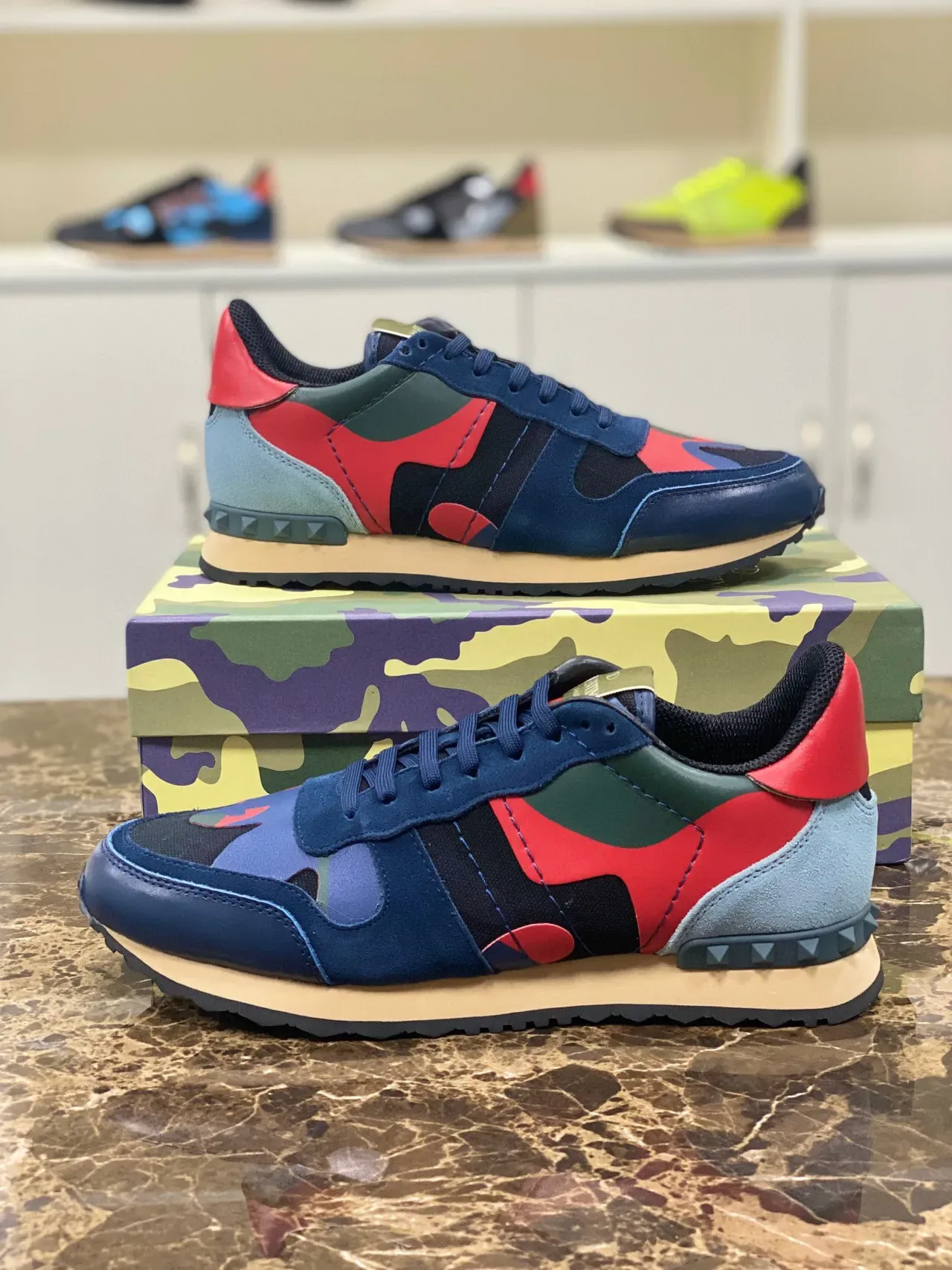 Valentino Navy Multicolor sneakers lifestyle à panneaux camouflage en matériau mixte 7