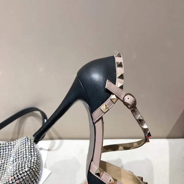 Valentino Rockstud Black Beige Pointed-Toe Heel Stiletto 6