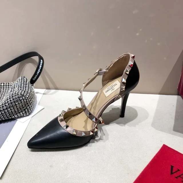 Valentino Rockstud Black Beige Pointed-Toe Heel Stiletto 7