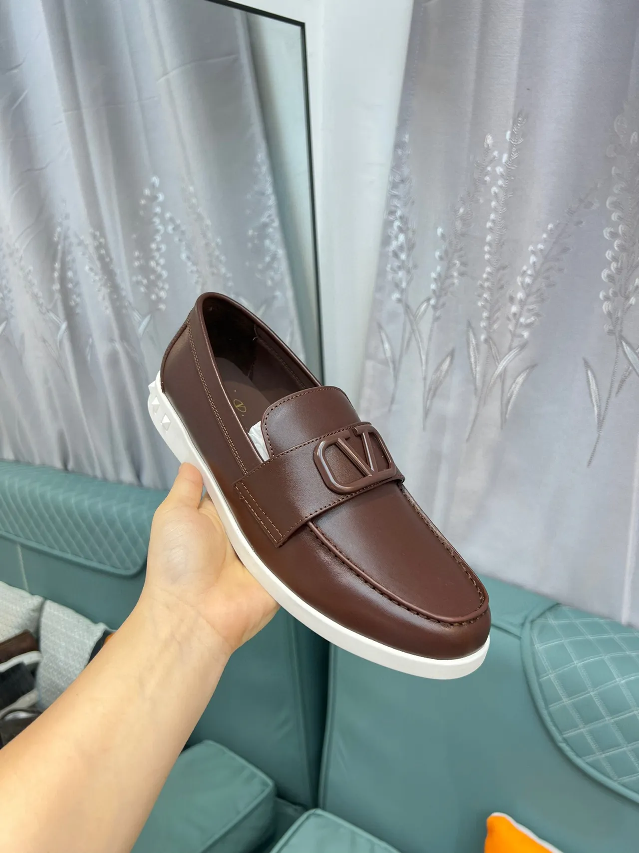 Valentino Rockstud Couro Marrom Branco Fivela VLogo Mocassim 6