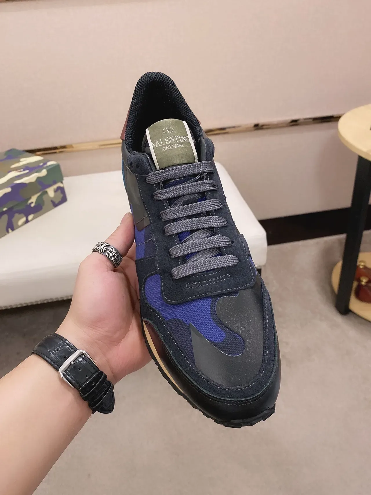Valentino Rockstud Runner impresión Camo zapatillas lifestyle 9