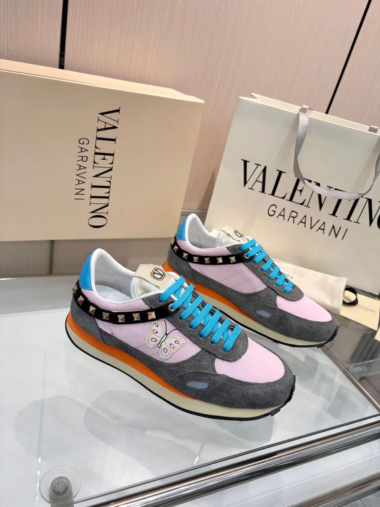 Valentino Rockstud Runner Rose Gris Cyan Orange Sneakers Lifestyle 5