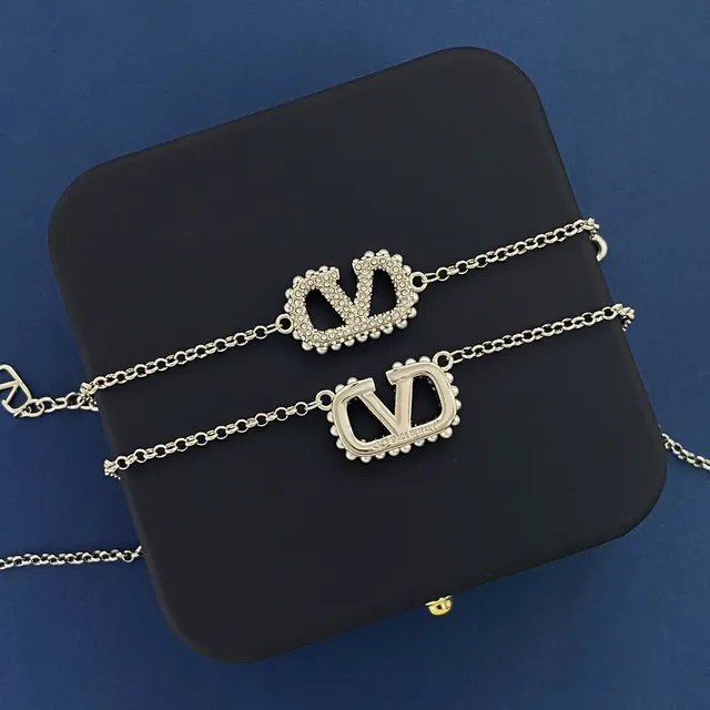 Valentino VLogo Crystal-Pavé Double-V قلادة 6