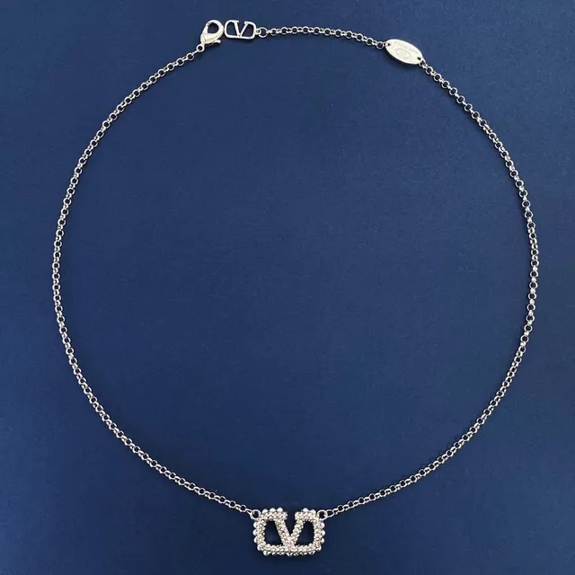 Valentino VLogo Crystal-Pavé Double-V قلادة 9