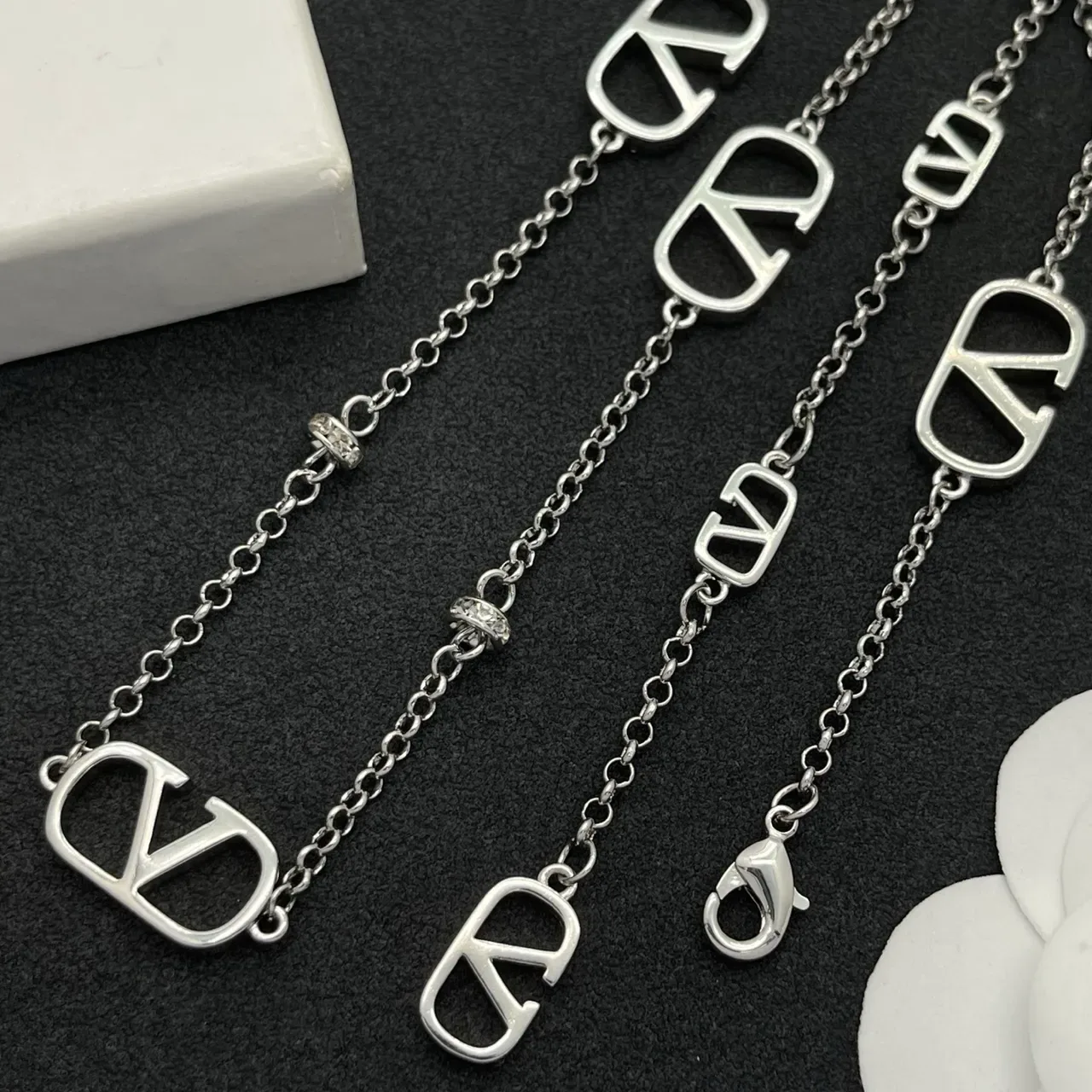 Valentino VLOGO Collier Chaîne Argent Charms 5