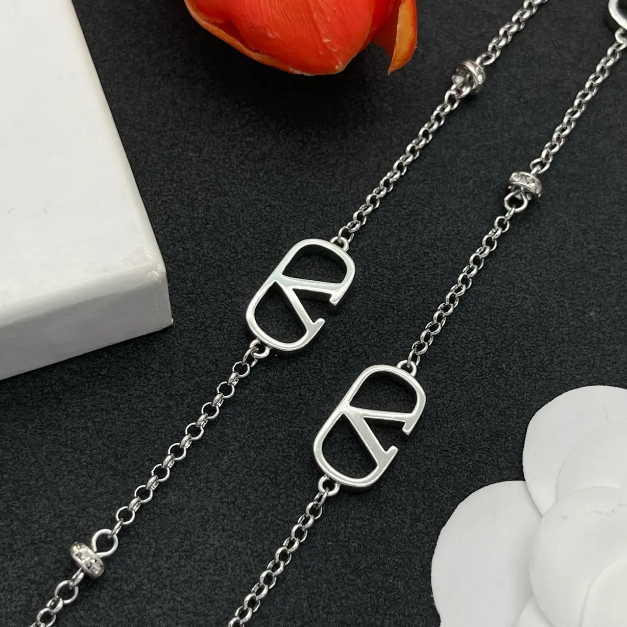 Valentino VLOGO Collier Chaîne Argent Charms 6