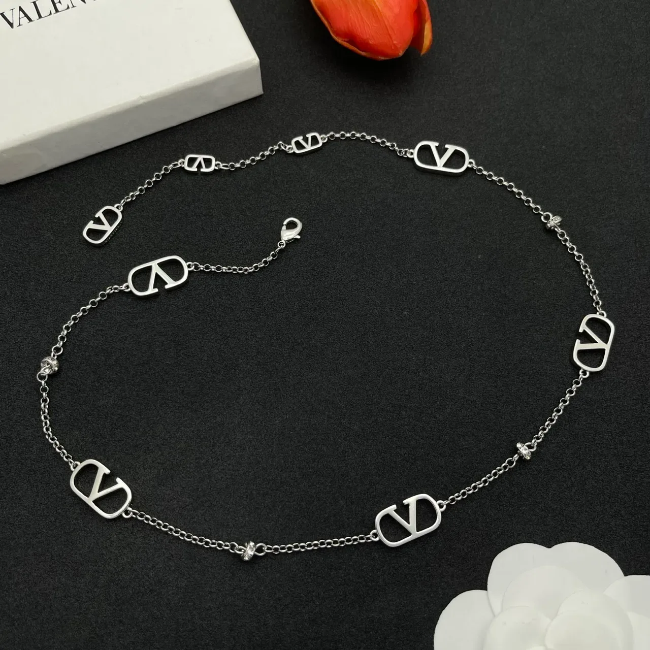 Valentino VLOGO Collier Chaîne Argent Charms 8