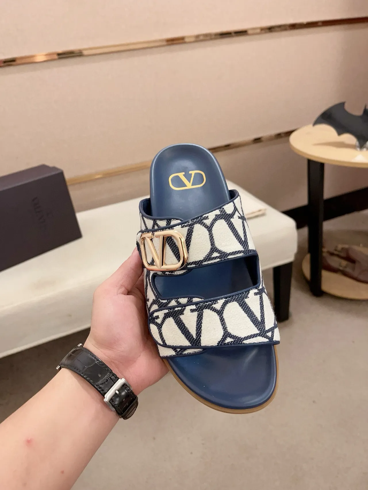 Valentino VLogo Slide Pantoufles en toile imprimée bleu marine et blanc 2
