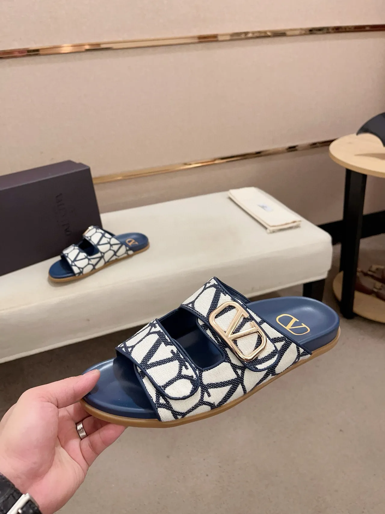 Valentino VLogo Slide Pantoufles en toile imprimée bleu marine et blanc 3