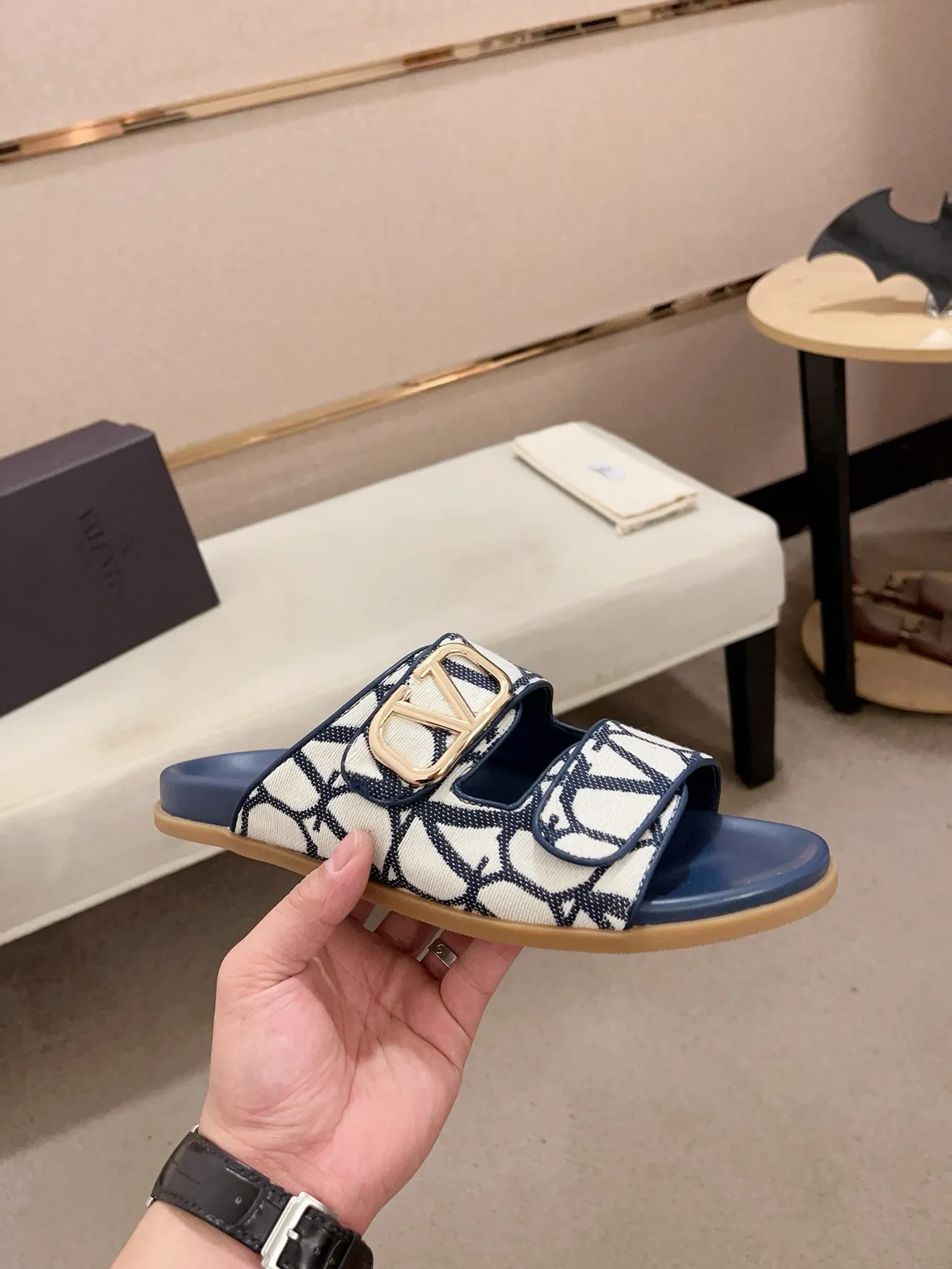 Valentino VLogo Slide Pantoufles en toile imprimée bleu marine et blanc 4