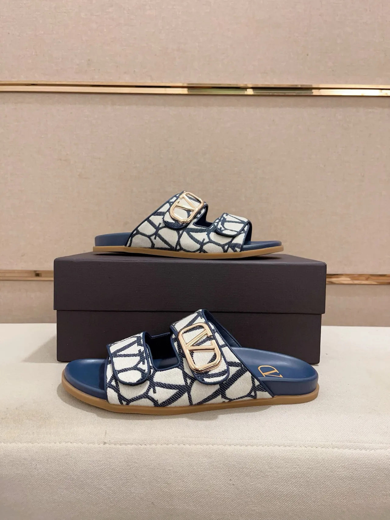 Valentino VLogo Slide Pantoufles en toile imprimée bleu marine et blanc 7