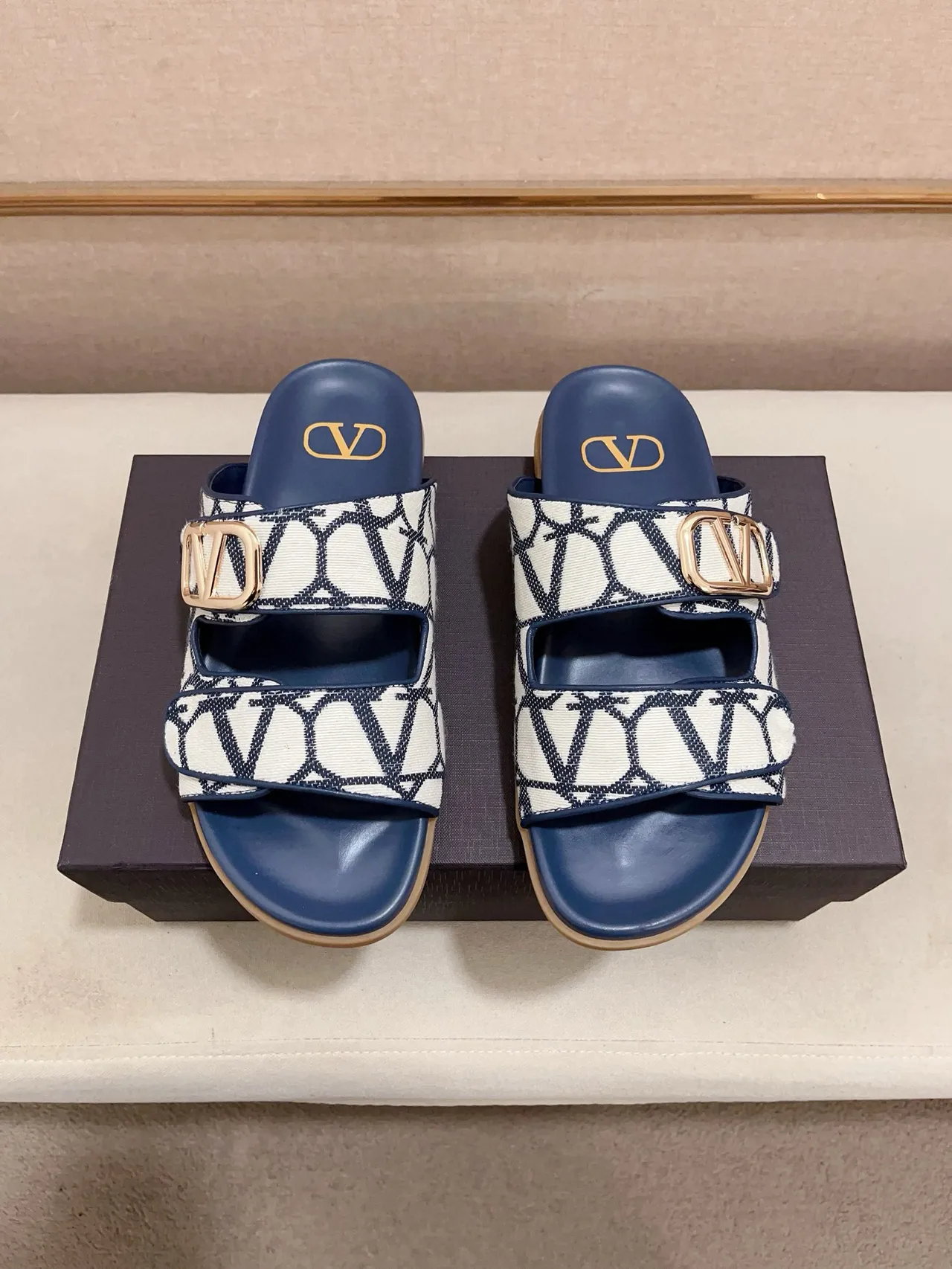 Valentino VLogo Slide Pantoufles en toile imprimée bleu marine et blanc 8