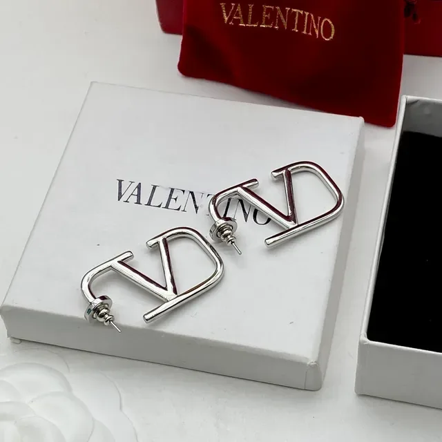 Valentino VLTN Open-Frame V-Shaped Stud Earrings 4