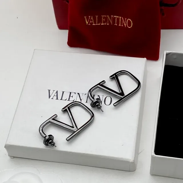Valentino VLTN Open-Frame V-Shaped Stud Earrings 8