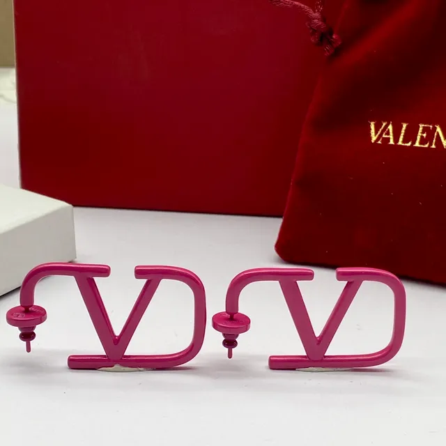 Valentino VLTN Boucles d'oreilles en émail rose à cadre ouvert 3