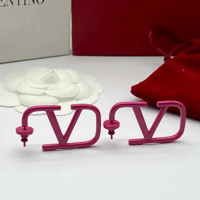 Valentino VLTN Boucles d'oreilles en émail rose à cadre ouvert 4