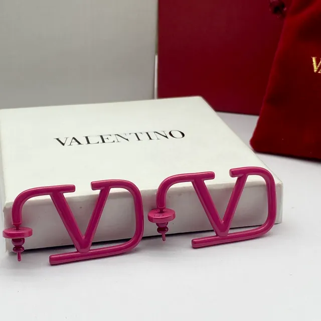 Valentino VLTN Boucles d'oreilles en émail rose à cadre ouvert 5