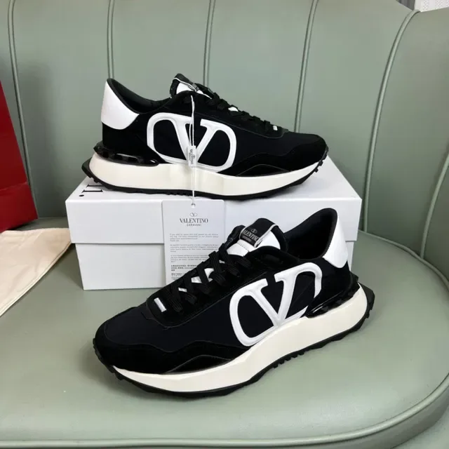 Sneakers Lifestyle Valentino VLTN Runner Noir et Blanc 7