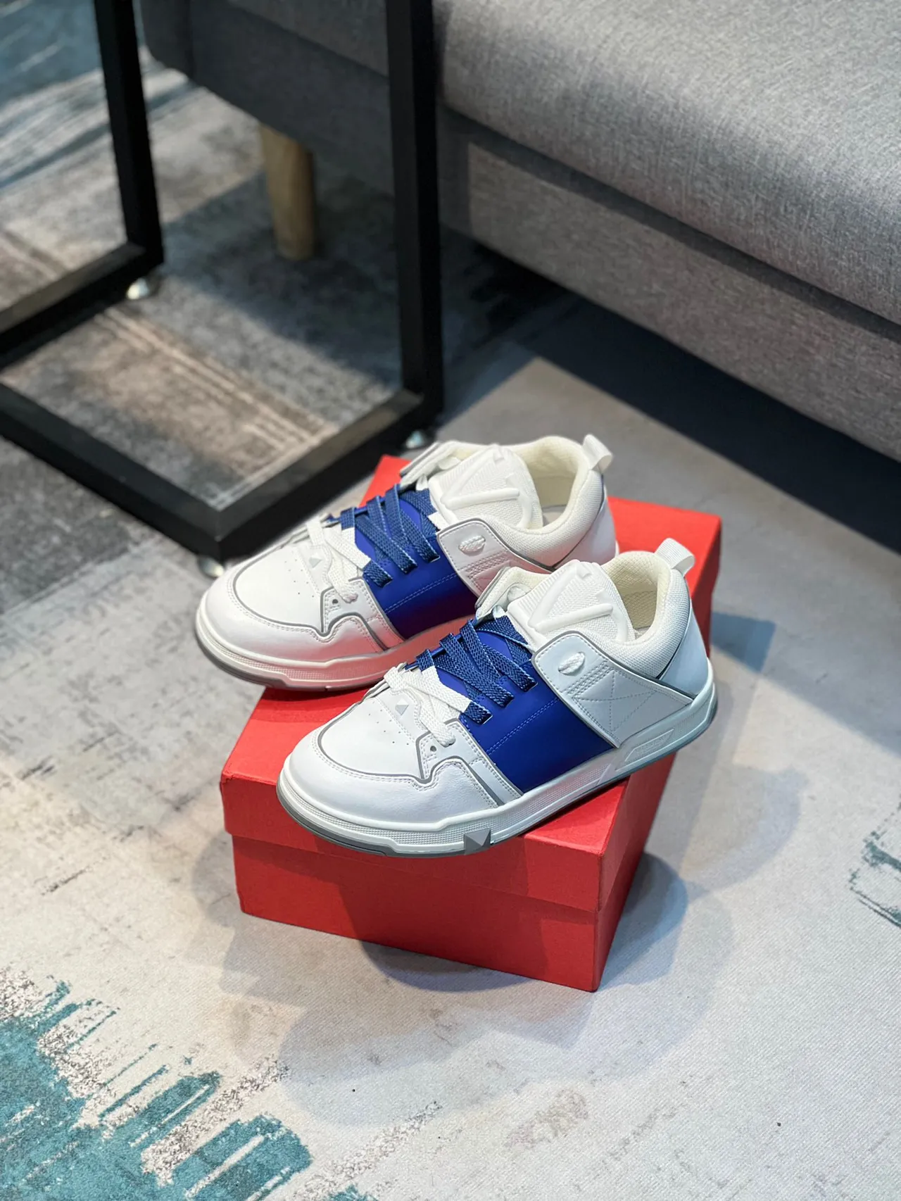 Valentino White Blue Quilted Side Panel Metallic Triangular Toe Stud Lifestyle Sneakers 7