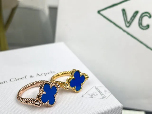 Van Cleef & Arpels Alhambra Blue Enamel Rose Gold Ring 2