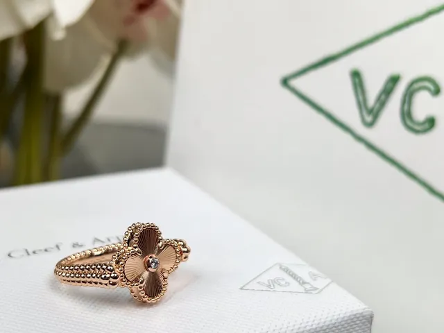 Van Cleef & Arpels Alhambra Blue Enamel Rose Gold Ring 6