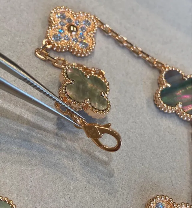 Van Cleef & Arpels Alhambra Chaîne en Or Multicolore à Cinq Motifs Trèfle Bracelet 5