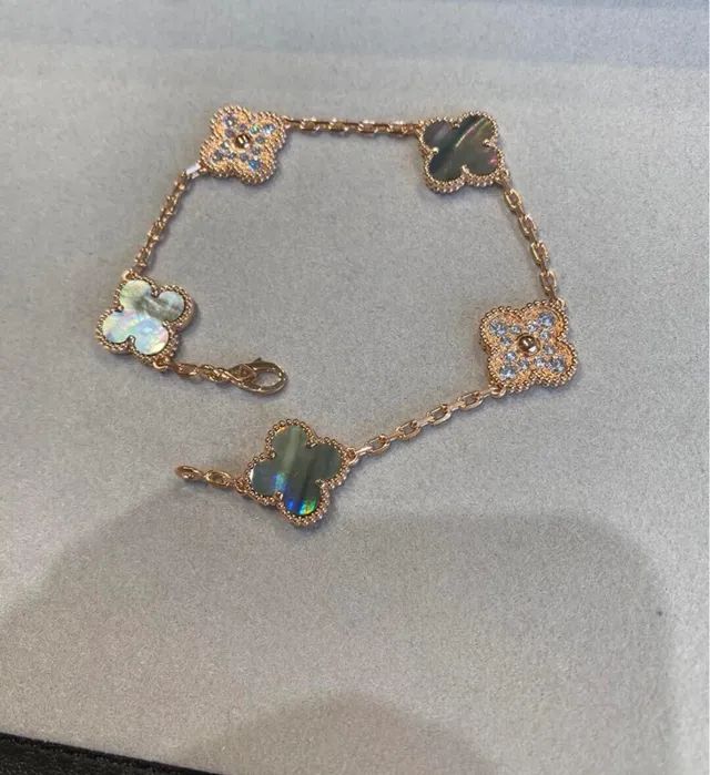 Van Cleef & Arpels Alhambra Chaîne en Or Multicolore à Cinq Motifs Trèfle Bracelet 7