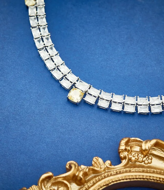 Van Cleef & Arpels أبيض وأصفر شوكر متعدد الصفوف باغيت ودائري بريليانت تركيب قلادة 3