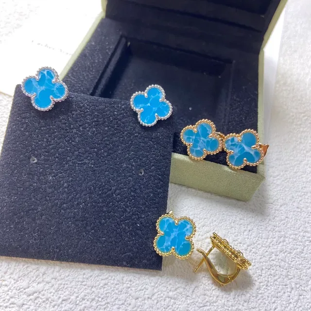 Van Cleef & Arpels Alhambra Aretes de Calcedonia Azul Trébol de Cuatro Hojas 6