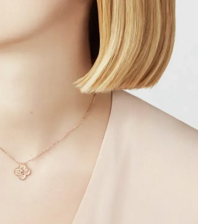 Van Cleef & Arpels Alhambra Four-Leaf Clover Pendant Necklace 9
