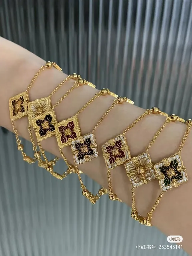 Van Cleef & Arpels Alhambra Bracelet en or avec émail vert 3