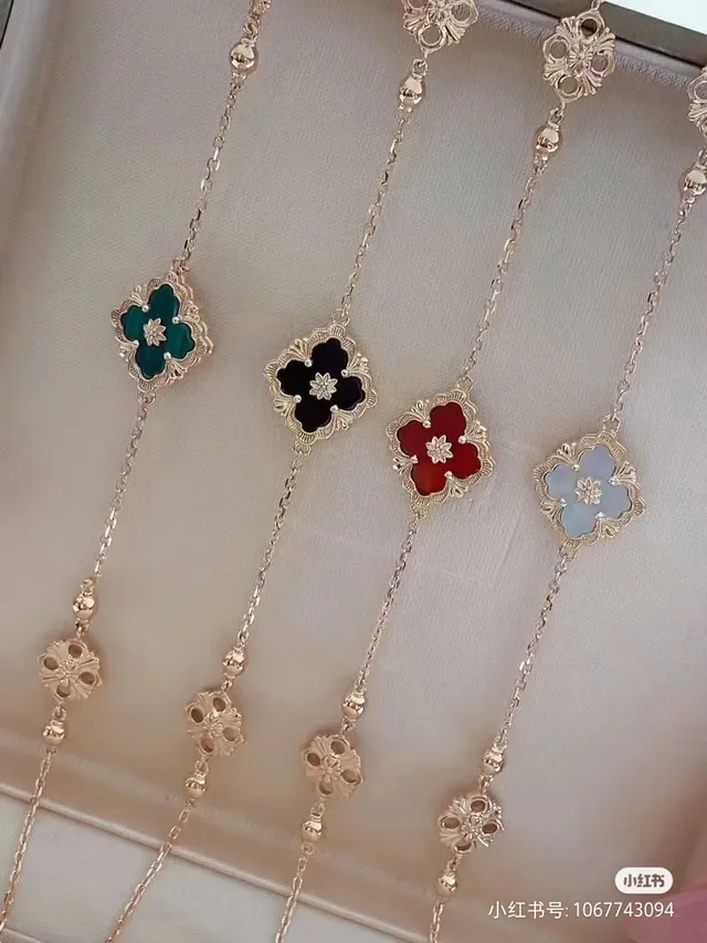 Van Cleef & Arpels Alhambra Bracelet en or avec émail vert 5