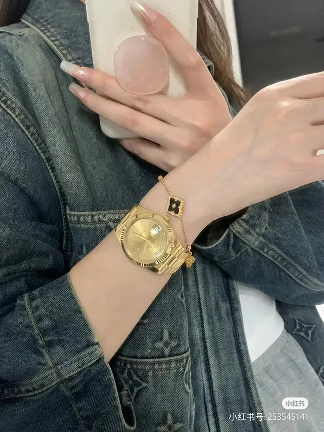 Van Cleef & Arpels Alhambra Bracelet en or avec émail vert 6