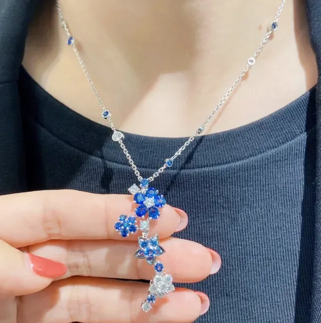 Van Cleef & Arpels Floral Star Motif Blue Sapphire and White Stone Drop Pendant Necklace 7