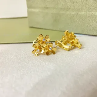 Van Cleef & Arpels सोना चाँदी पुष्प गुच्छ पाँच पंखुड़ी फूल बालियाँ