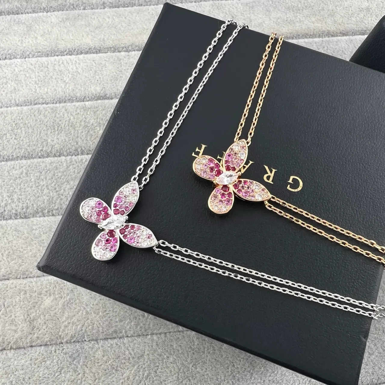Van Cleef & Arpels Papillon Colar com Pingente de Borboleta em Ouro Rosa Gemas Pavé-Set 5