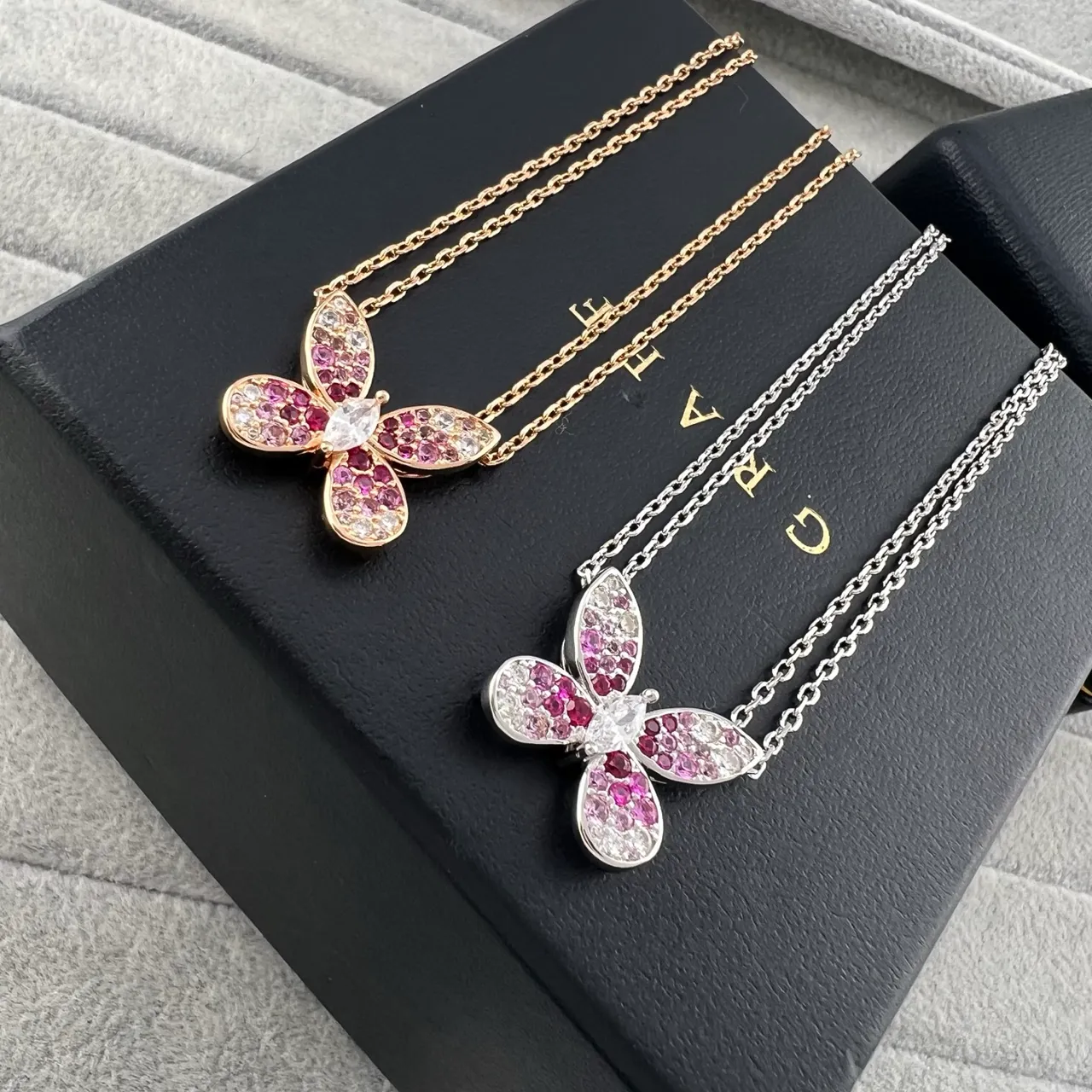Van Cleef & Arpels Papillon Colar com Pingente de Borboleta em Ouro Rosa Gemas Pavé-Set 6