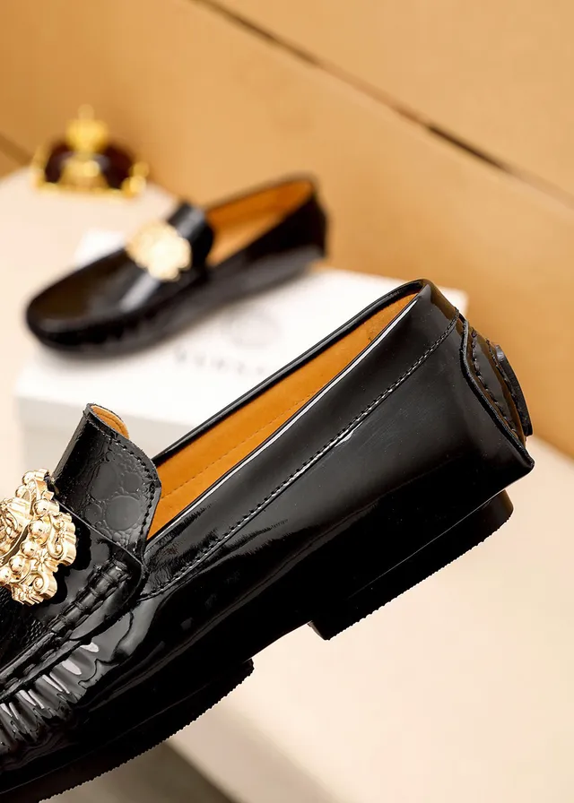 Versace Black Gold Glossy Crocodile-Embossed Leather Medusa Hardware Loafer 4