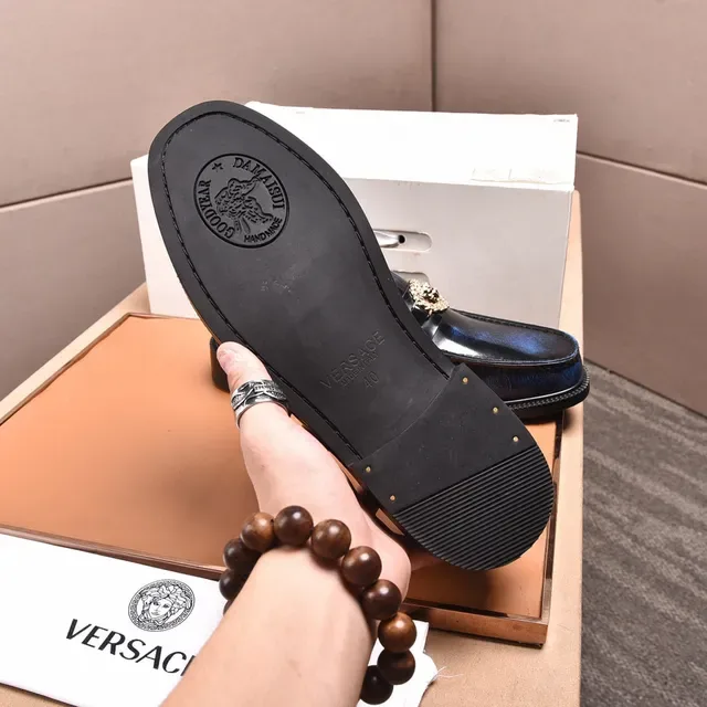 Versace Mocassim Preto Dourado Couro Patent Alto Brilho Fivela Medusa Medalhão 5