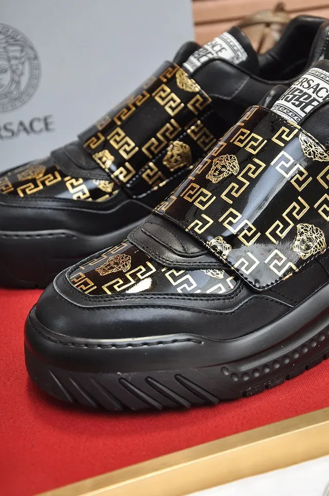 Versace Black Gold Sem cordões Slip-On Couro brilhante Tênis lifestyle 3