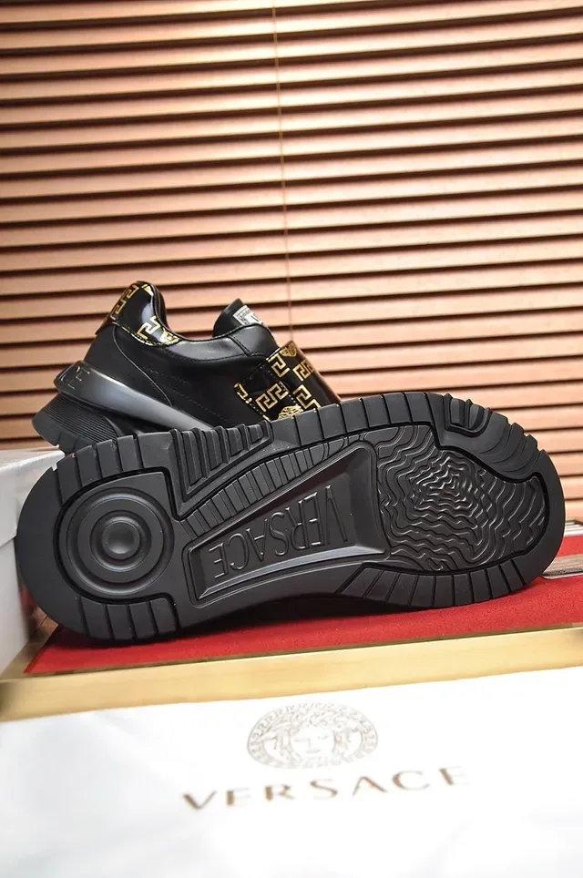 Versace Black Gold Sem cordões Slip-On Couro brilhante Tênis lifestyle 4
